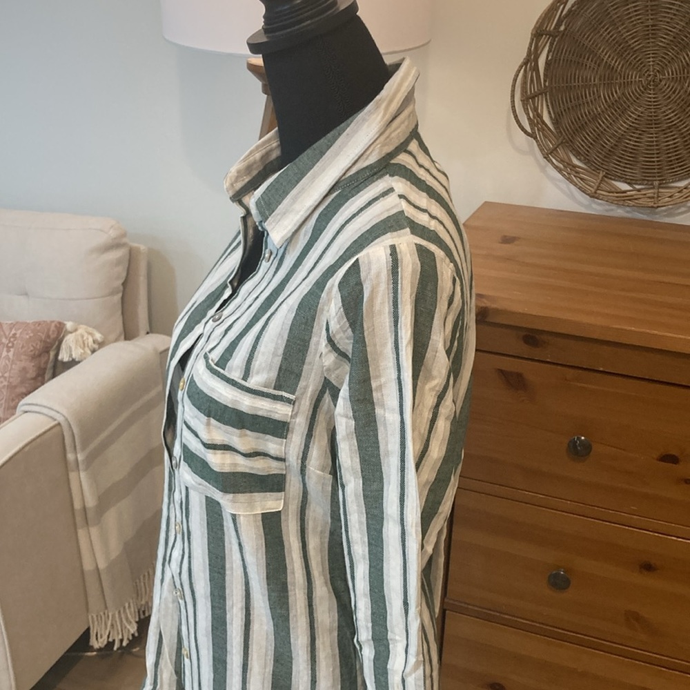 Long stripped button down - Picture 3 of 16